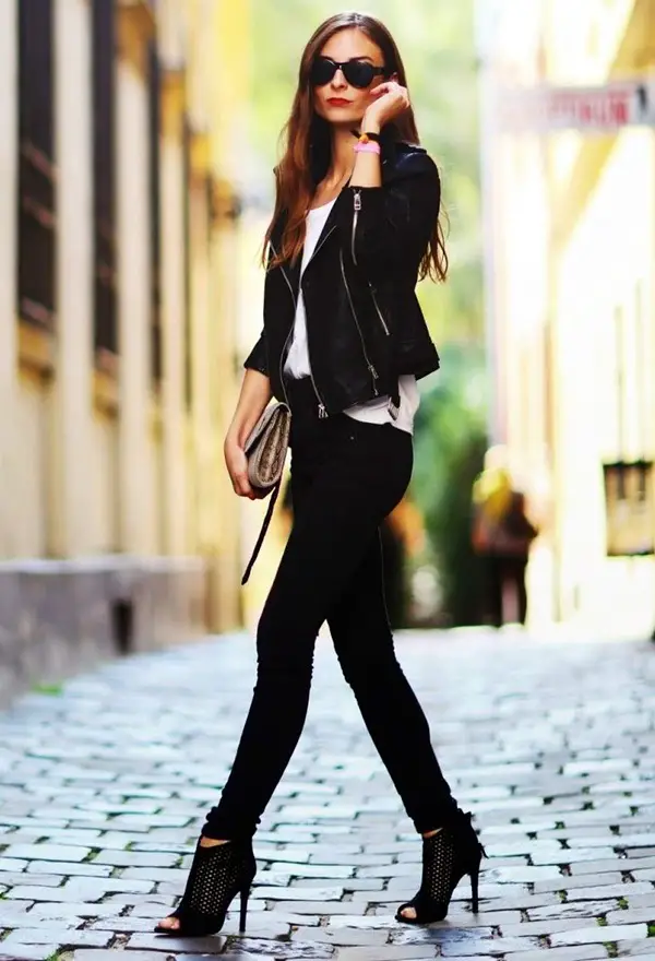 All Black Outfits Ideas for Teens (41)