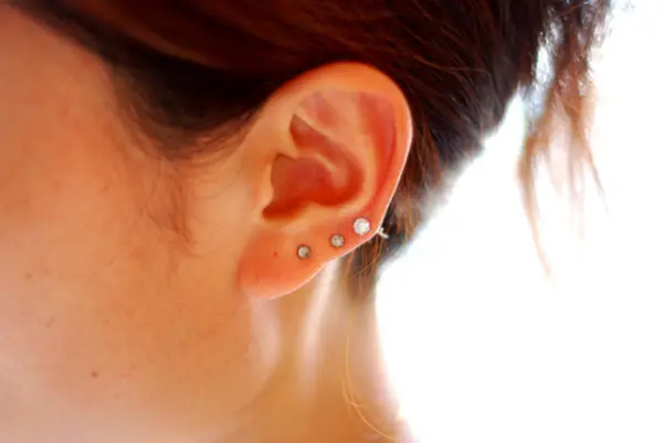 Insanely Gorgeous Examples of Cute Ear Piercing0121