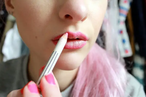 Quick Tips To Make Your Lips Look Sexy (6)