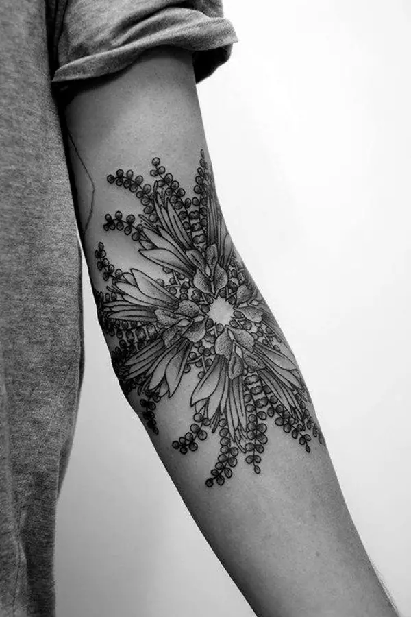 Black And Grey Tattoo Ideas For Girls (15)