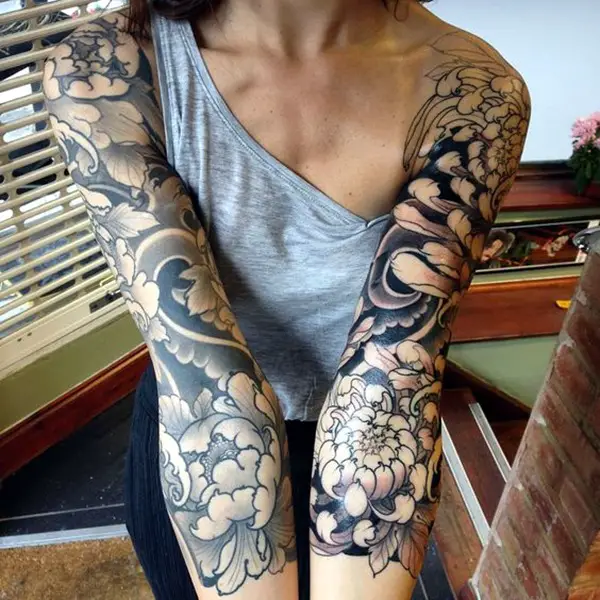 Black And Grey Tattoo Ideas For Girls (24)