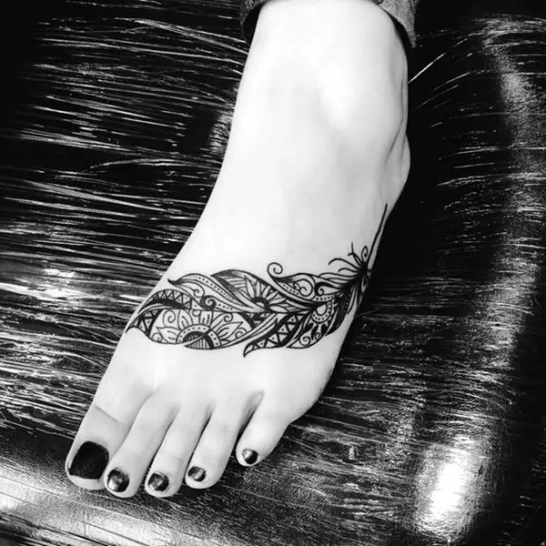 Black And Grey Tattoo Ideas For Girls (2)
