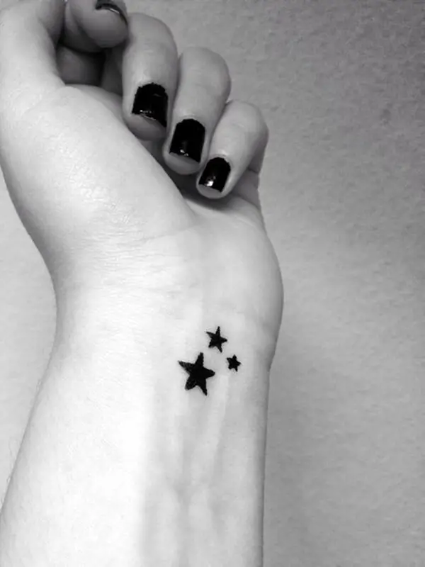 Black And Grey Tattoo Ideas For Girls (3)