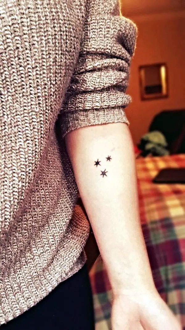 Black And Grey Tattoo Ideas For Girls (4)