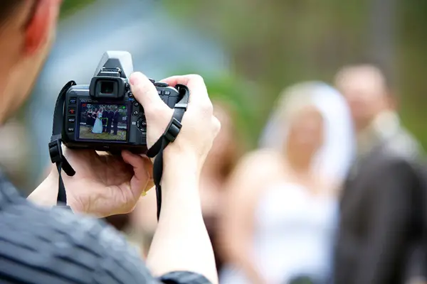 Tips A Photographer Must Follow At Weddings (1)