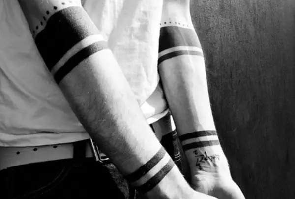 Masculine Armband Tattoo Designs for Men (15)