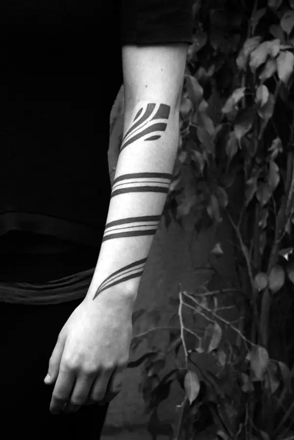 Masculine Armband Tattoo Designs for Men (17)