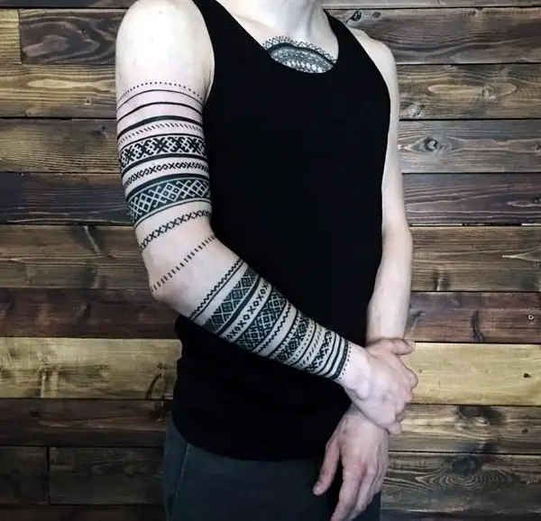 Masculine Armband Tattoo Designs for Men (24)
