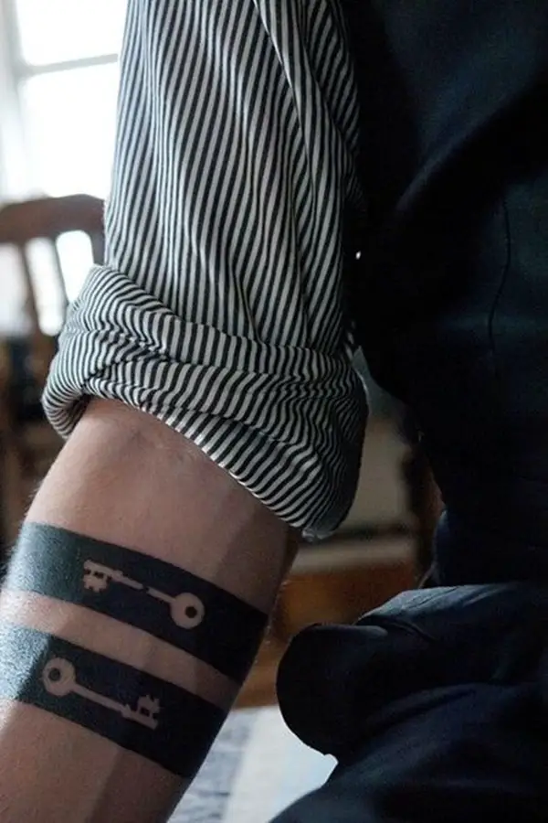 Masculine Armband Tattoo Designs for Men (5)