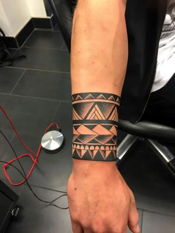 45 Masculine Armband Tattoo Designs For Men