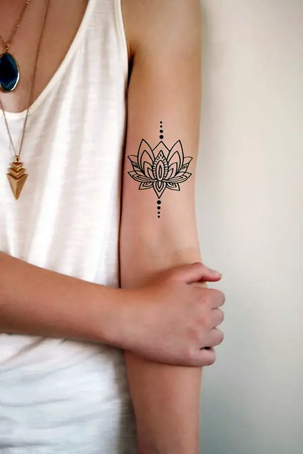 Floral Tattoo Ideas For Girls (3)