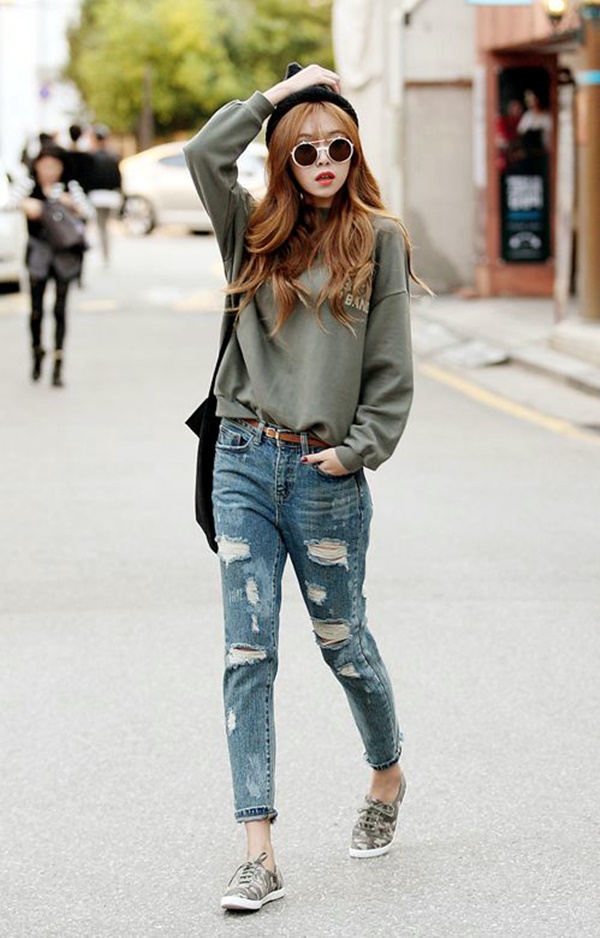 tips-to-wear-ripped-jeans-with-style-20
