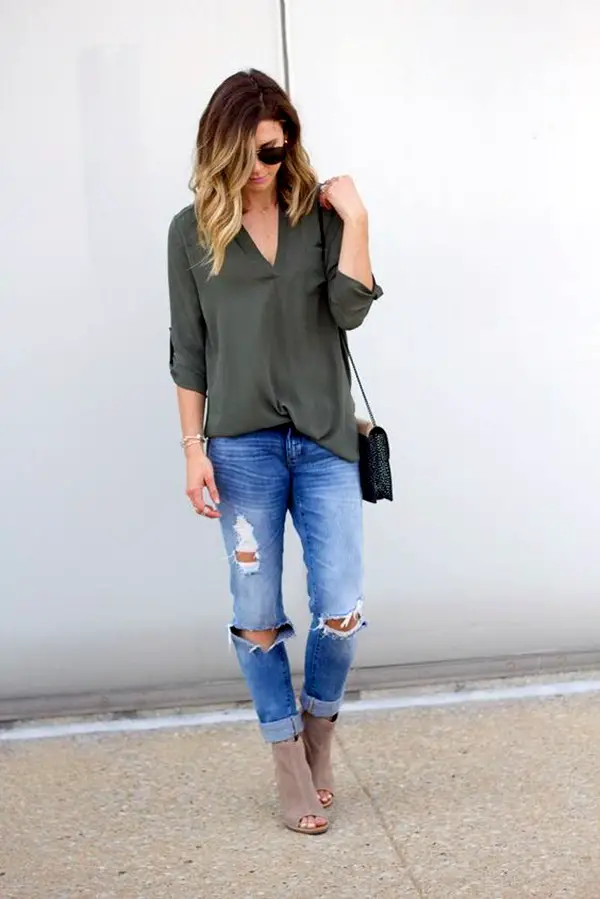 tips-to-wear-ripped-jeans-with-style-3
