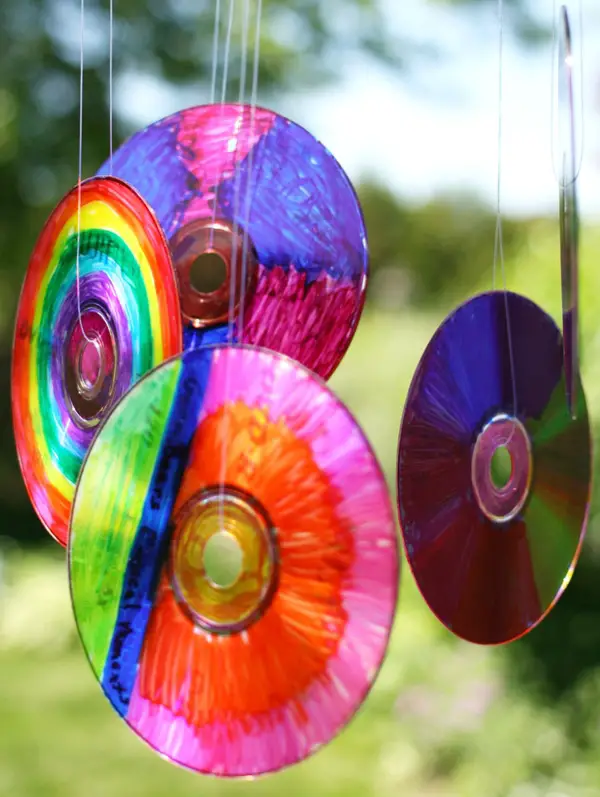 Amazing-Things-You-Never-Knew-You-Could-Do-With-Old-Cds