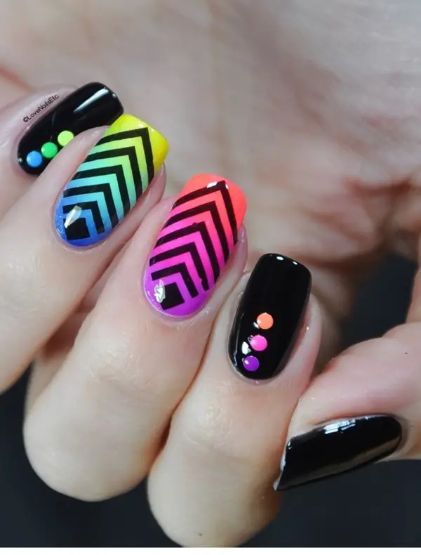 Splashy-Rainbow-Nail-Art-Ideas-to-Try-This-Year