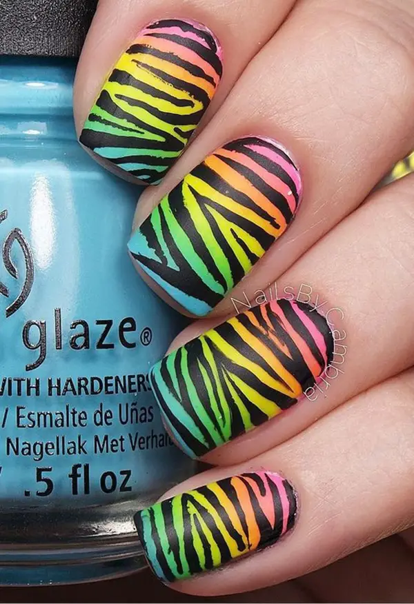 Splashy-Rainbow-Nail-Art-Ideas-to-Try-This-Year