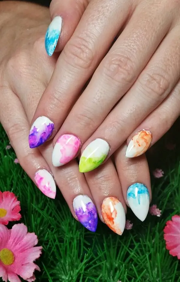 Splashy-Rainbow-Nail-Art-Ideas-to-Try-This-Year