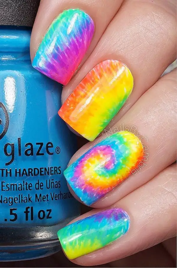 Splashy-Rainbow-Nail-Art-Ideas-to-Try-This-Year