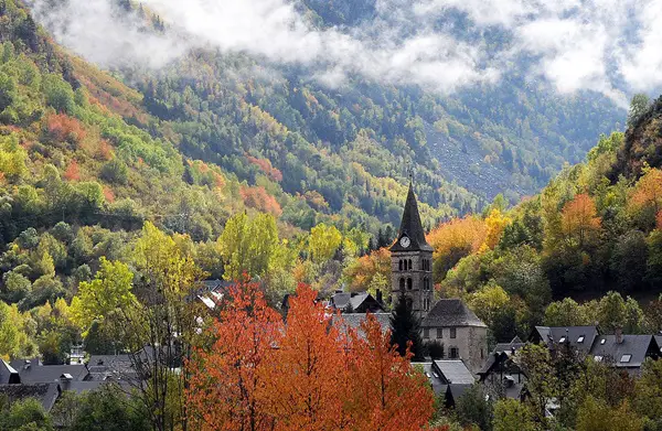 Beautiful-Mountain-Towns-In-Europe