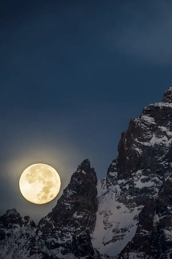 Fascinating-Full-Moon-Photography-Tips-and-Ideas