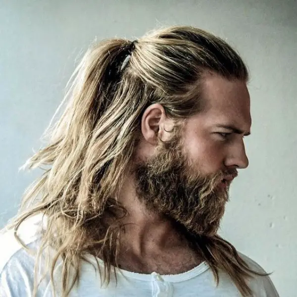 Sexy-Hairstyles-For-Bearded-Men