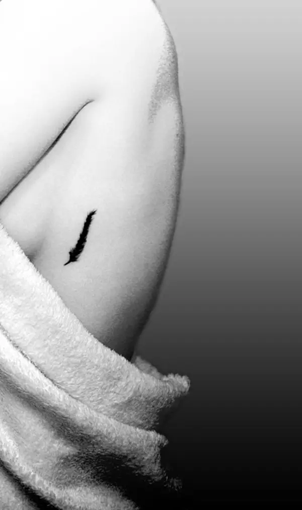 Tiny-Tattoos-With-Significant-Meaning