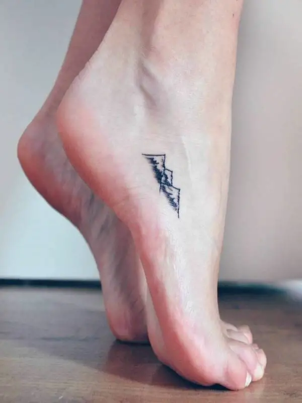 Tiny-Tattoos-With-Significant-Meaning