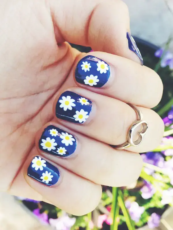 Cute Floral Nail Art Designs For This Autumn