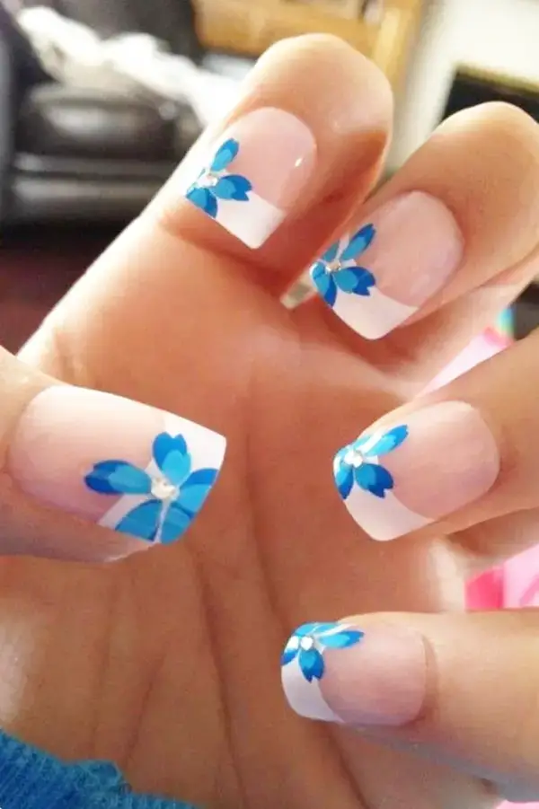 Cute Floral Nail Art Designs For This Autumn