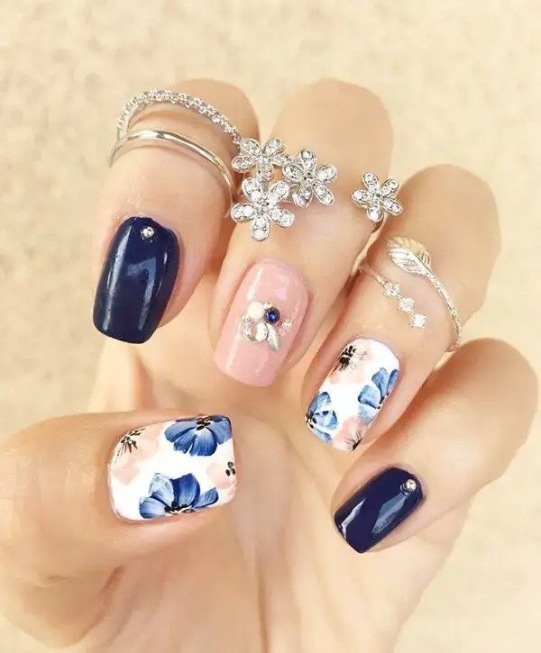 Cute Floral Nail Art Designs For This Autumn