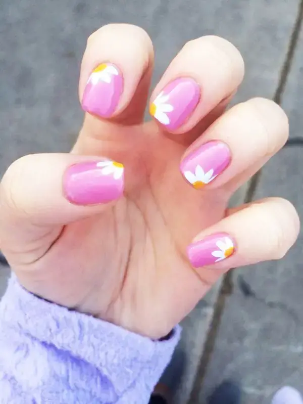 Cute Floral Nail Art Designs For This Autumn