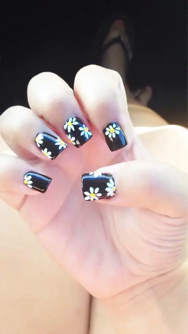 Cute Floral Nail Art Designs For This Autumn