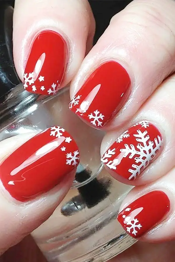 Elegant Christmas Nail Art Designs