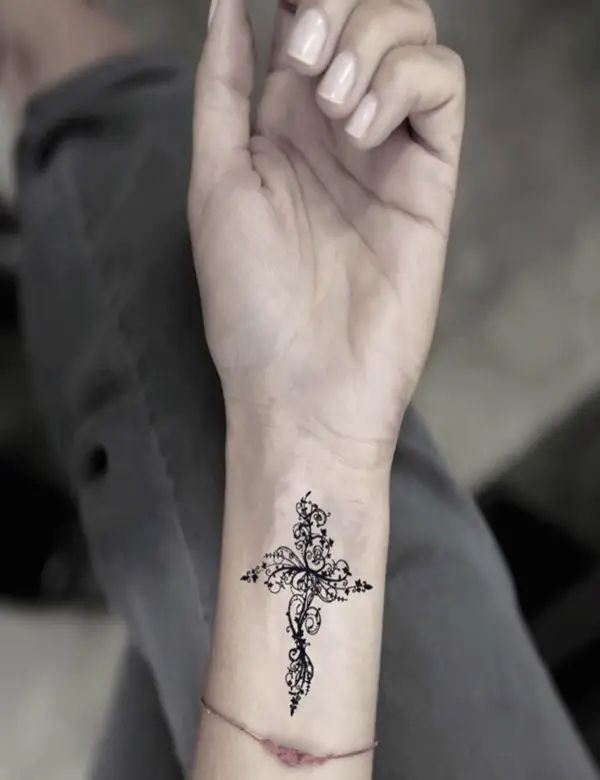 27 Beautiful Cross Tattoos for Tattoo Lovers  Psycho Tats