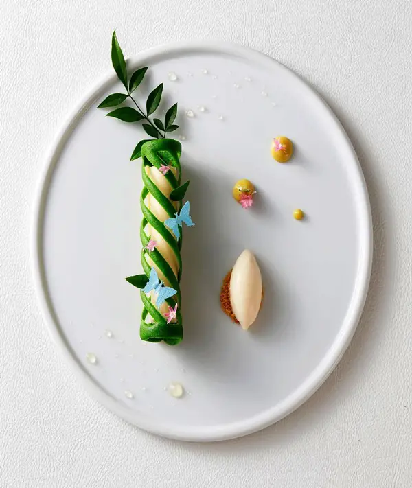 what is artistic food presentation